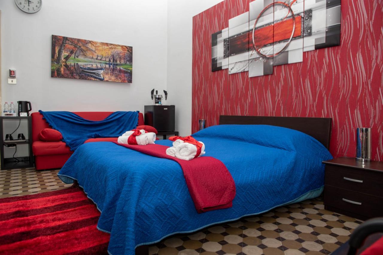 Pitagora House Hotel Taranto Ngoại thất bức ảnh
