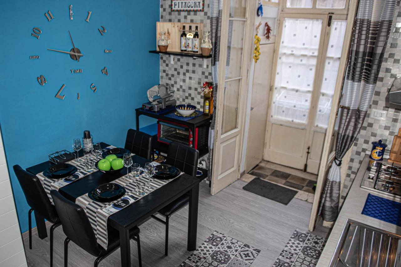 Pitagora House Hotel Taranto Ngoại thất bức ảnh