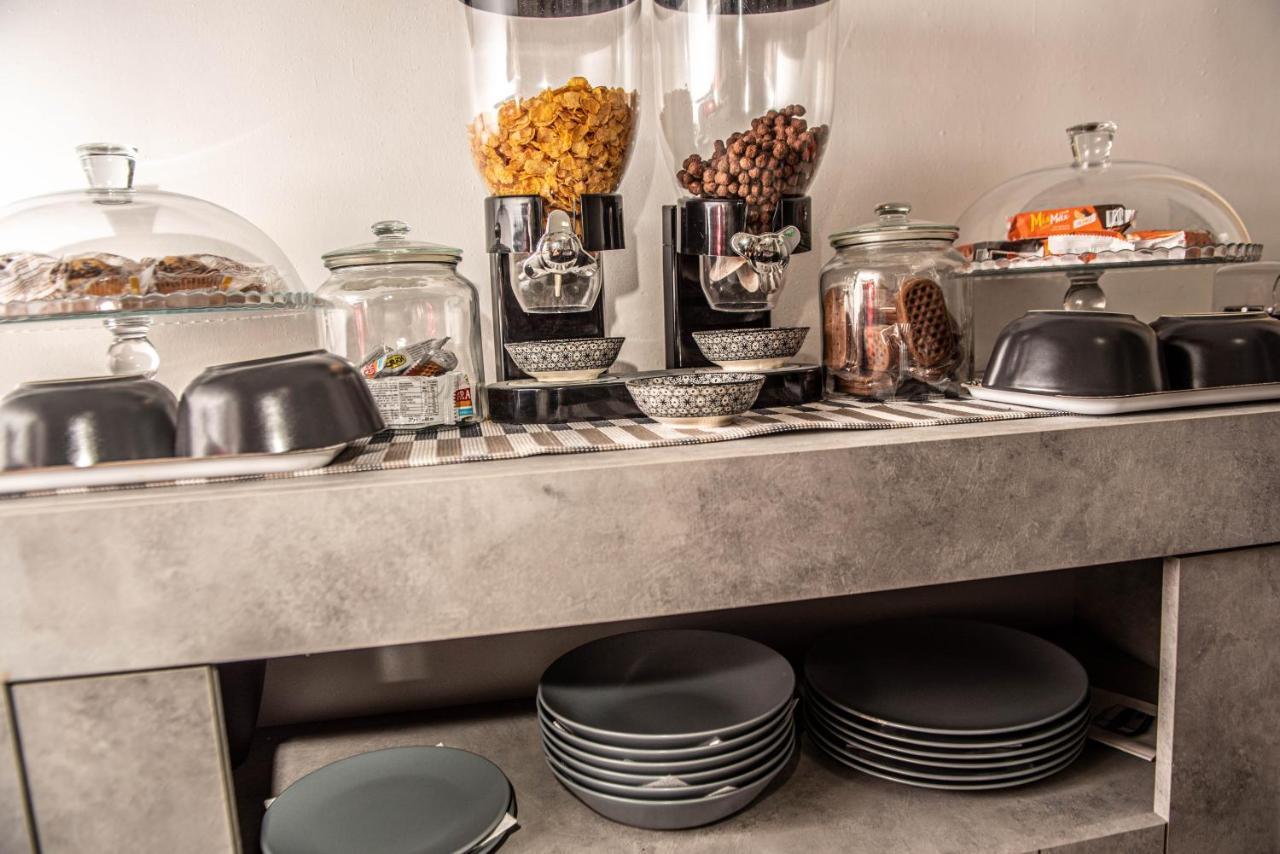 Pitagora House Hotel Taranto Ngoại thất bức ảnh